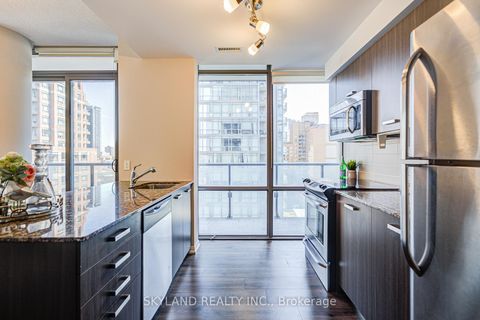 Photo 9 at 805 - 832 Bay Street, Bay Street Corridor, Toronto