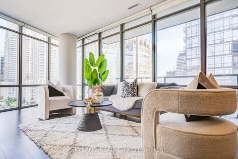 Photo 10 at 805 - 832 Bay Street, Bay Street Corridor, Toronto
