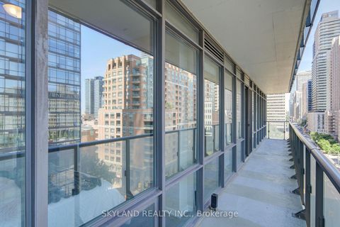 Photo 23 at 805 - 832 Bay Street, Bay Street Corridor, Toronto