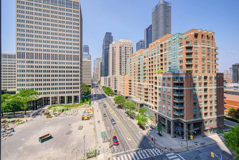 Photo 31 at 805 - 832 Bay Street, Bay Street Corridor, Toronto