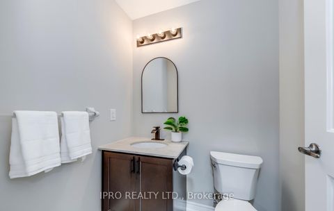Photo 10 at 804 - 9255 Jane Street, Maple, Vaughan