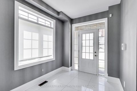 Photo 2 at 37 Ingleside Street, East Woodbridge, Vaughan