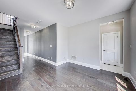 Photo 4 at 37 Ingleside Street, East Woodbridge, Vaughan