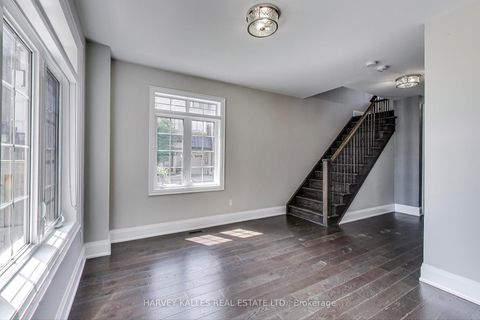 Photo 5 at 37 Ingleside Street, East Woodbridge, Vaughan