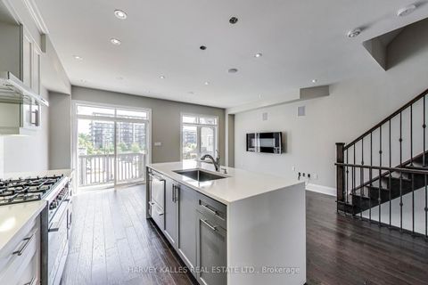 Photo 11 at 37 Ingleside Street, East Woodbridge, Vaughan