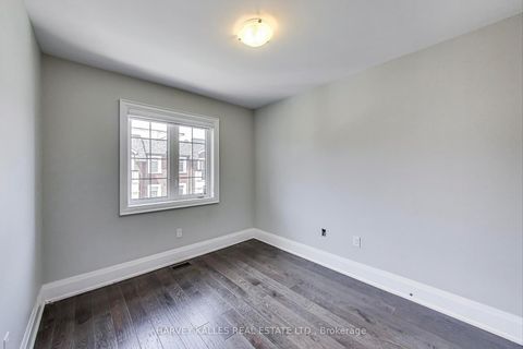 Photo 26 at 37 Ingleside Street, East Woodbridge, Vaughan