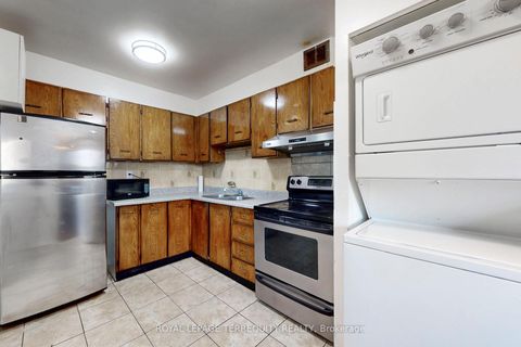 Photo 4 at 410 - 5 San Romano Way, Black Creek, Toronto