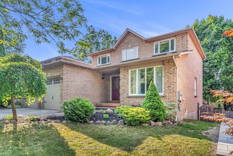 Photo 2 at 55 Lensmith Drive, Aurora Highlands, Aurora