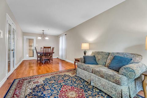 Photo 7 at 55 Lensmith Drive, Aurora Highlands, Aurora