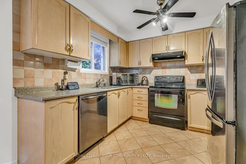 Photo 17 at 55 Lensmith Drive, Aurora Highlands, Aurora