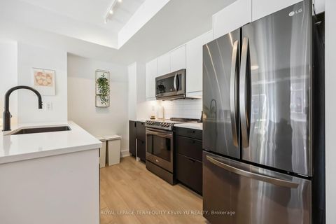Photo 4 at 107 - 1 Ruttan Street, Dufferin Grove, Toronto
