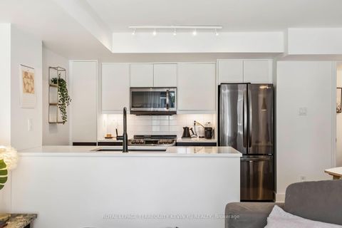 Photo 7 at 107 - 1 Ruttan Street, Dufferin Grove, Toronto