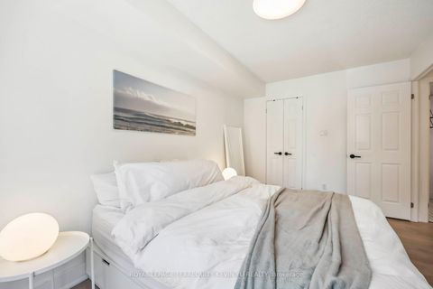 Photo 13 at 107 - 1 Ruttan Street, Dufferin Grove, Toronto