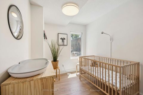 Photo 14 at 107 - 1 Ruttan Street, Dufferin Grove, Toronto