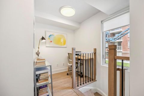 Photo 16 at 107 - 1 Ruttan Street, Dufferin Grove, Toronto