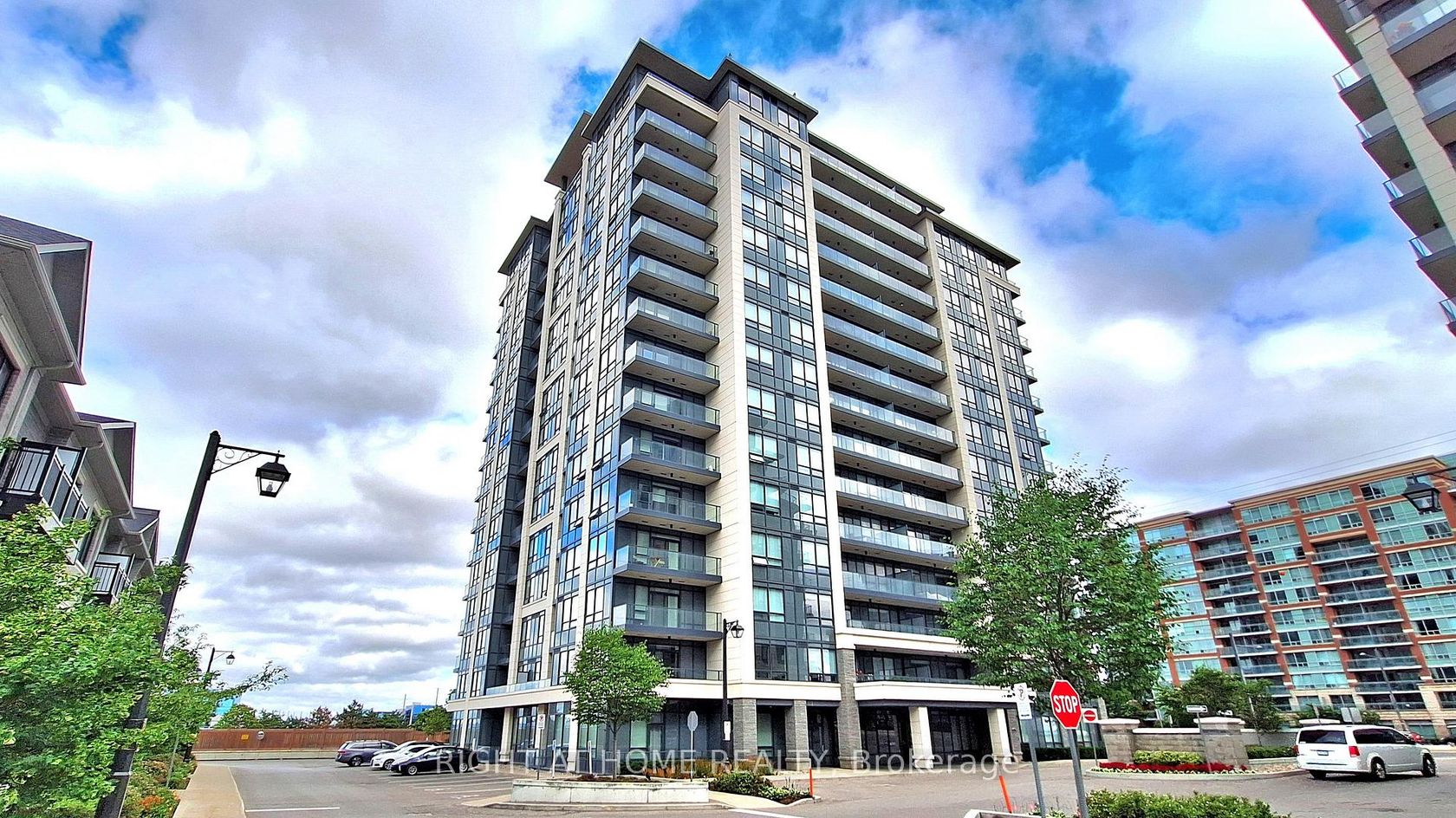 710 - 398 Highway 7 E, Doncrest, Richmond Hill 