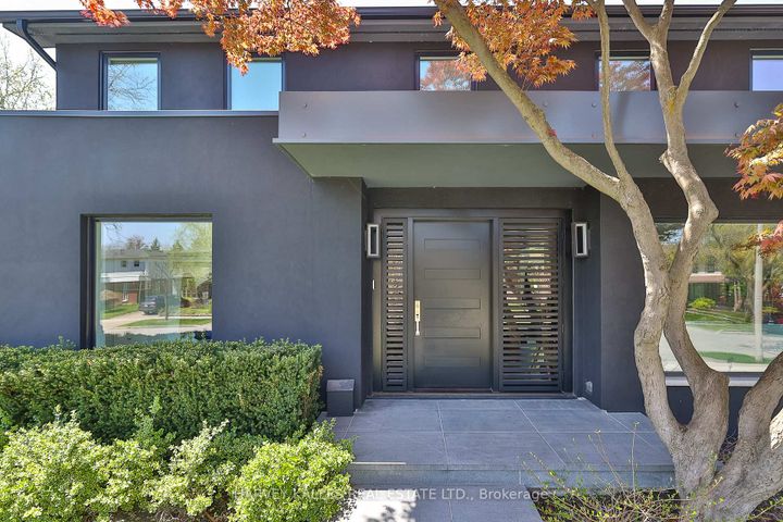 Photo 2 at 4 Kimloch Crescent, Don Mills, Toronto