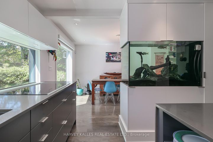 Photo 10 at 4 Kimloch Crescent, Don Mills, Toronto