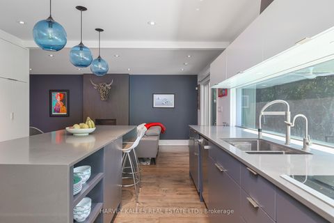 Photo 11 at 4 Kimloch Crescent, Don Mills, Toronto