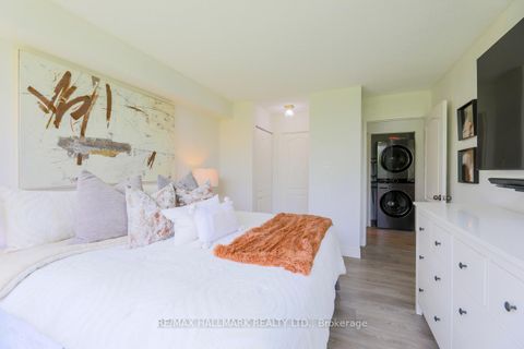 Photo 10 at 385 - 1 Greystone Walk Drive, Kennedy Park, Toronto