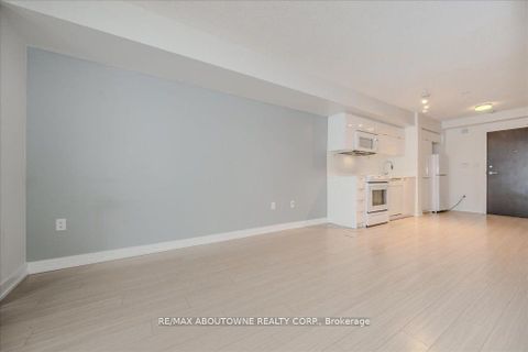 Photo 6 at 2805 - 21 Iceboat Terrace, Waterfront Communities C1, Toronto