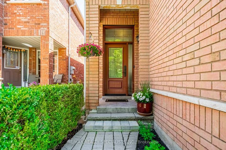 Photo 2 at 6435 Hampden Woods Road, Lisgar, Mississauga