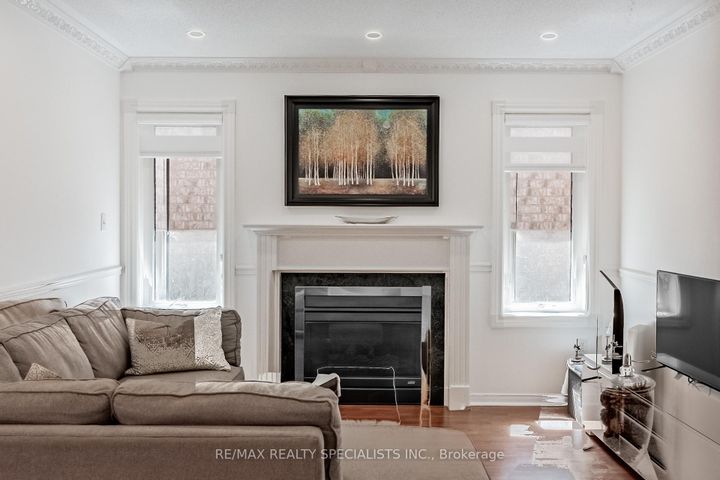 Photo 6 at 6435 Hampden Woods Road, Lisgar, Mississauga