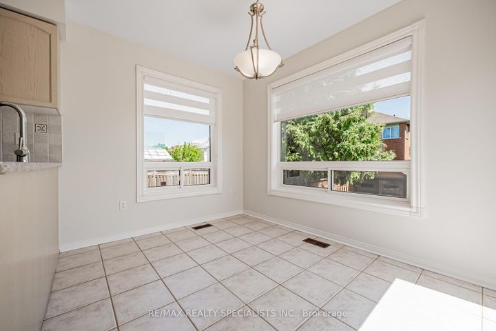 Photo 11 at 6435 Hampden Woods Road, Lisgar, Mississauga