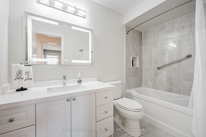 Photo 18 at 6435 Hampden Woods Road, Lisgar, Mississauga