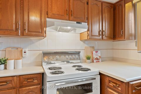 Photo 10 at 126 Ardwick Boulevard, Humbermede, Toronto