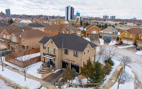Photo 3 at 56 Meadow Oak Place, Pelmo Park W4, Toronto