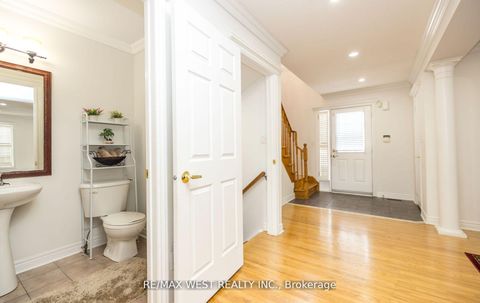 Photo 4 at 56 Meadow Oak Place, Pelmo Park W4, Toronto
