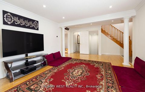 Photo 7 at 56 Meadow Oak Place, Pelmo Park W4, Toronto