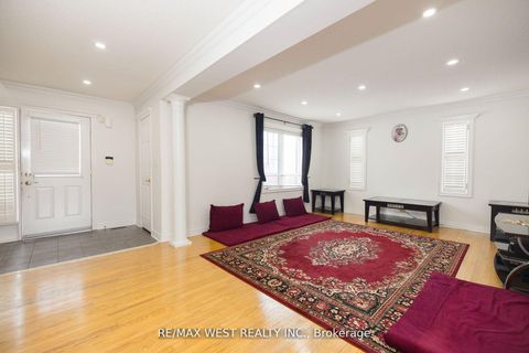 Photo 8 at 56 Meadow Oak Place, Pelmo Park W4, Toronto