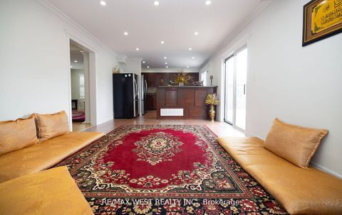 Photo 10 at 56 Meadow Oak Place, Pelmo Park W4, Toronto