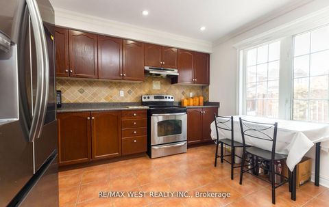 Photo 11 at 56 Meadow Oak Place, Pelmo Park W4, Toronto