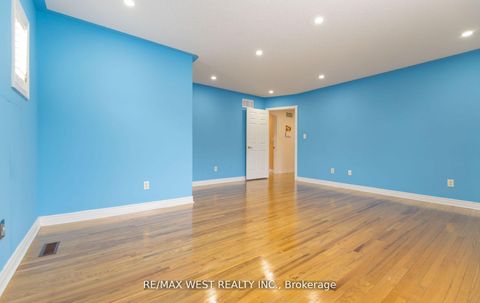 Photo 25 at 56 Meadow Oak Place, Pelmo Park W4, Toronto