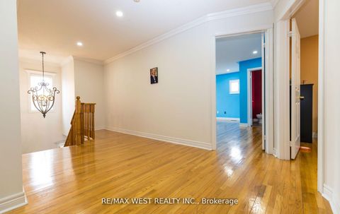 Photo 32 at 56 Meadow Oak Place, Pelmo Park W4, Toronto