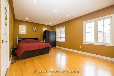 Photo 34 at 56 Meadow Oak Place, Pelmo Park W4, Toronto