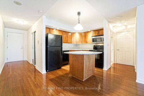 Photo 6 at 401 - 270 Wellington Street W, Waterfront Communities C1, Toronto