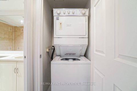 Photo 18 at 401 - 270 Wellington Street W, Waterfront Communities C1, Toronto