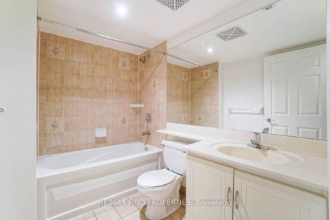 Photo 19 at 401 - 270 Wellington Street W, Waterfront Communities C1, Toronto Photo 19 at 401 - 270 Wellington Street W, Waterfront Communities C1, Toronto