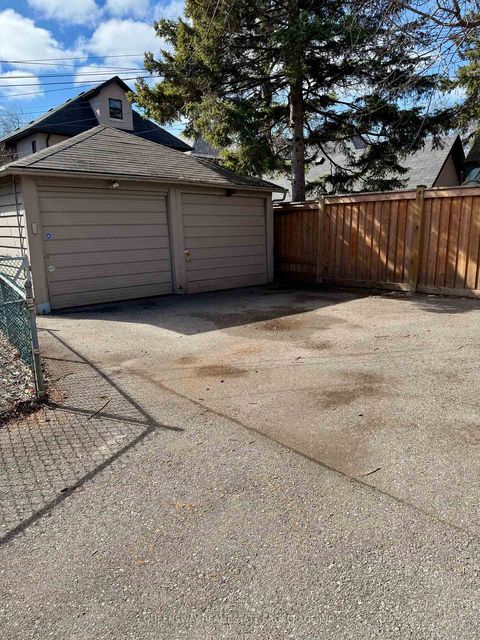 Photo 28 at 420 Jane Street, Lambton Baby Point, Toronto