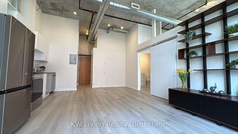 Photo 3 at 318 - 363 Sorauren Avenue, Roncesvalles, Toronto