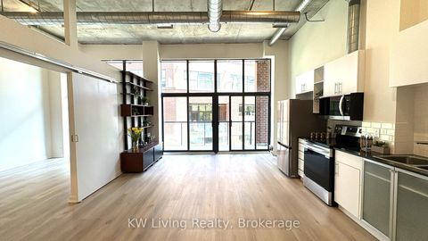 Photo 6 at 318 - 363 Sorauren Avenue, Roncesvalles, Toronto