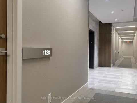 Photo 27 at 1128 - 111 St Clair Avenue W, St. Clair, Toronto