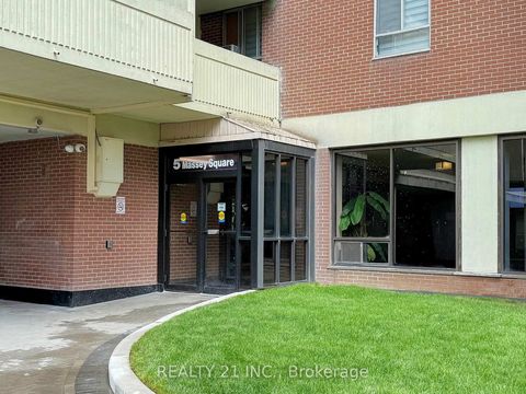 Photo 4 at 2511 - 5 Massey Square, Crescent Town, Toronto