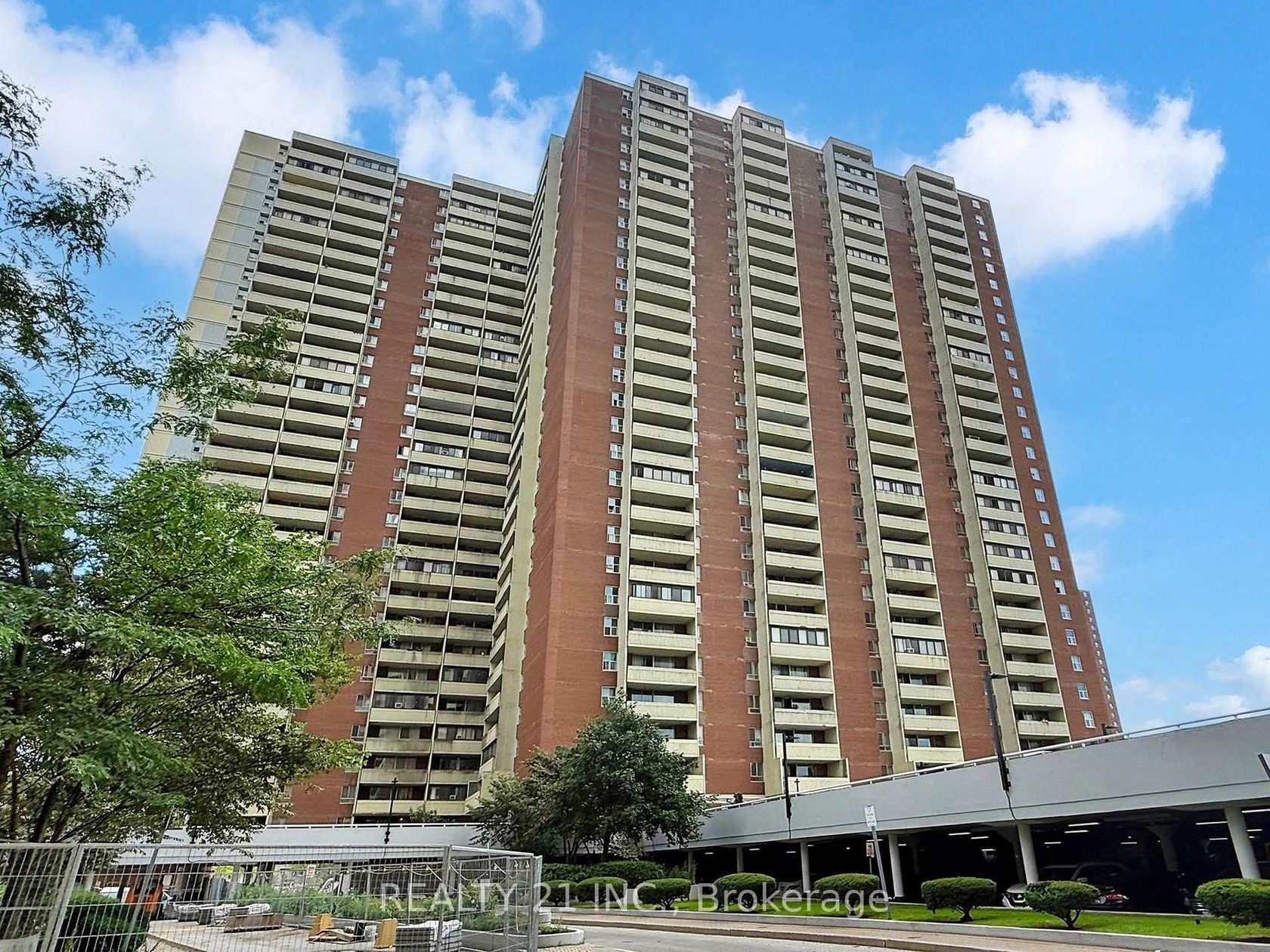 2511 - 5 Massey Square, Crescent Town, Toronto 