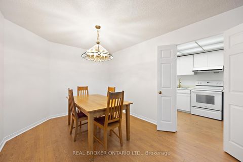 Photo 4 at 206A - 280 Simcoe Street, Chinatown, Toronto