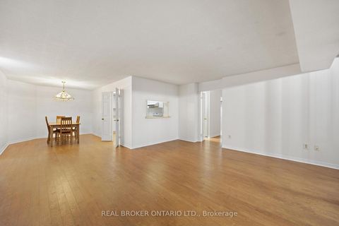 Photo 7 at 206A - 280 Simcoe Street, Chinatown, Toronto